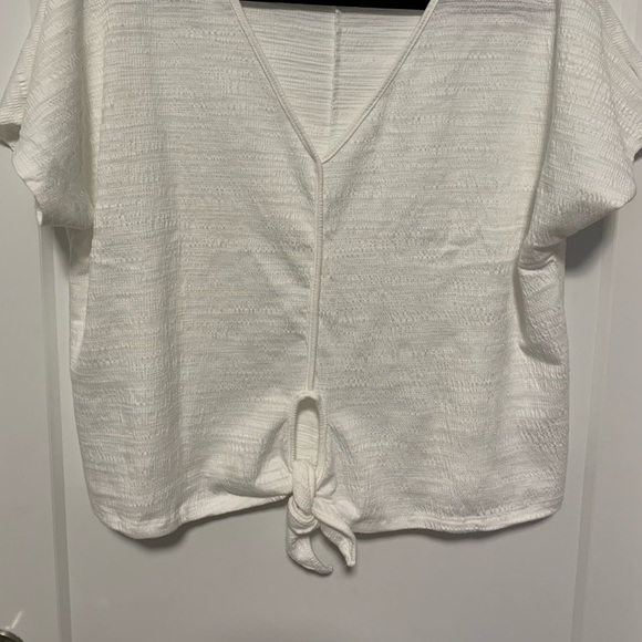 crop top - Picture 3 of 3